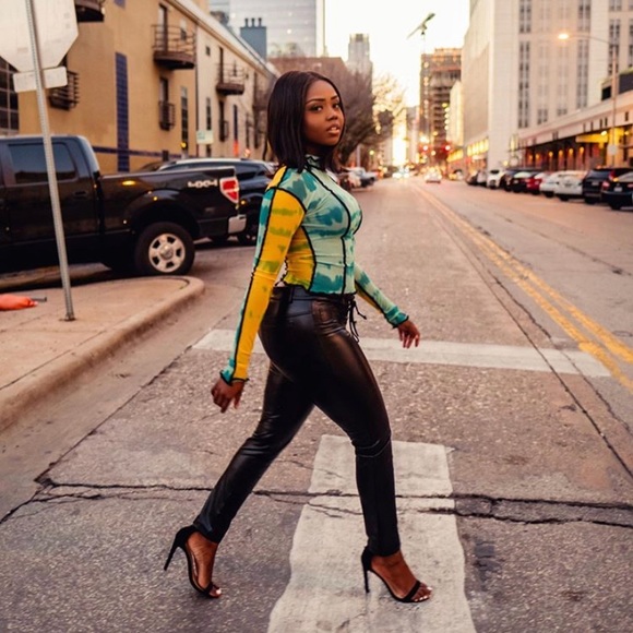 Mesh Multicolor Top with Mock Neck - Picture 6 of 6